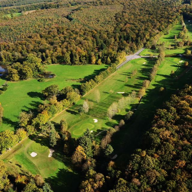 bagnoles-orne-golf-vue-aerienne-foret