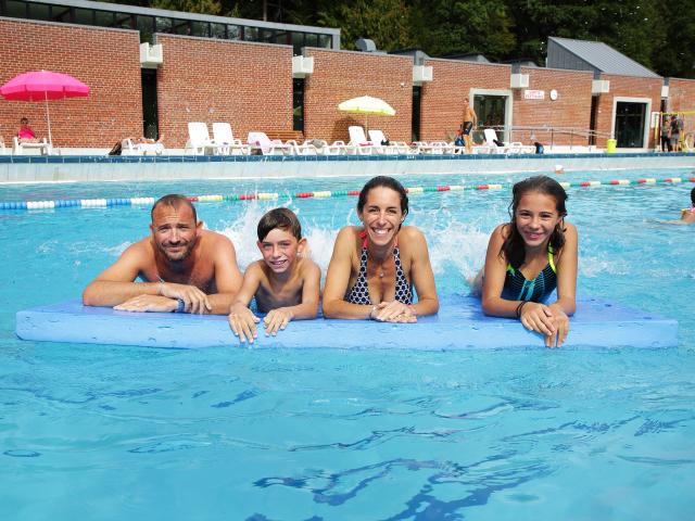 Bagnoles Orne Piscine Famille 4