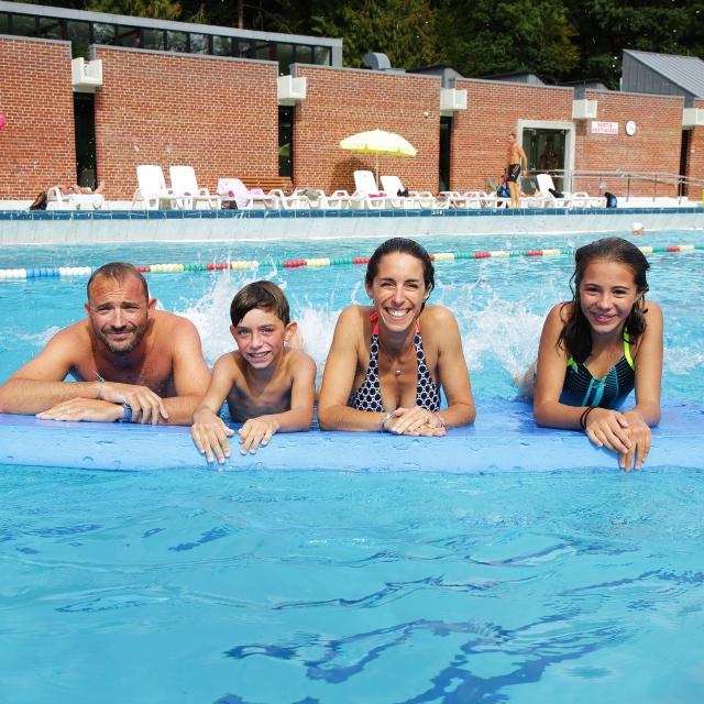 Bagnoles Orne Piscine Famille 4