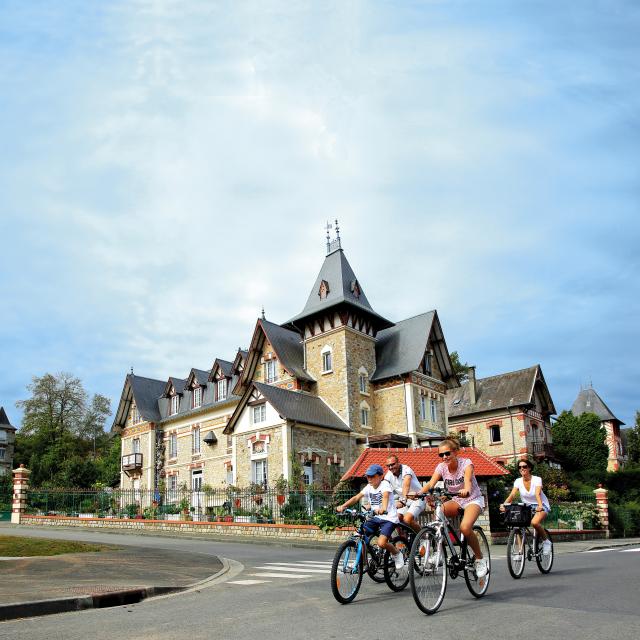 Bagnoles Orne Quartier Belle Epoque Famille Velo Balade Villa