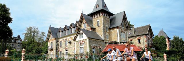 Bagnoles Orne Quartier Belle Epoque Famille Velo Balade Villa 