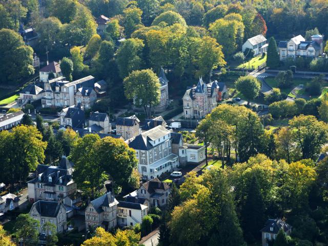 quartier-belle-epoque-bagnoles-orne-vue-aerienne