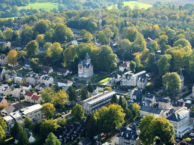 quartier-belle-epoque-bagnoles-orne-vue-aerienne-2