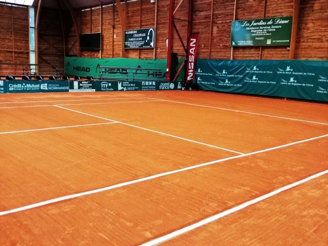 bagnoles-orne-tennis-interieur-terbal