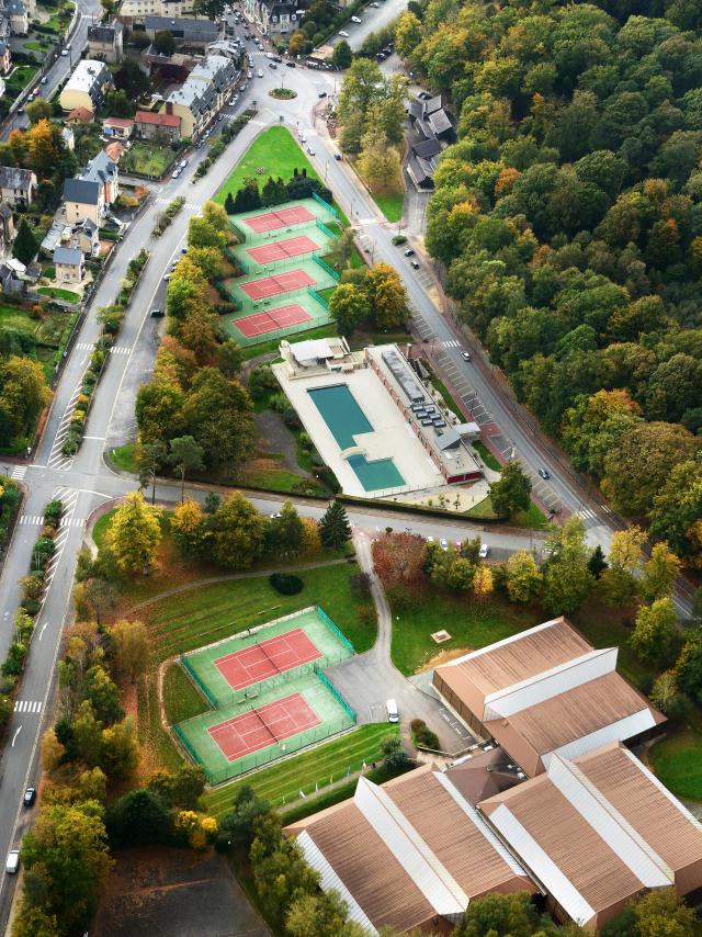 bagnoles-orne-vue-aerienne-tennis-piscine-1