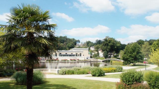 jardins-lac-bagnoles-orne-casino-soleil