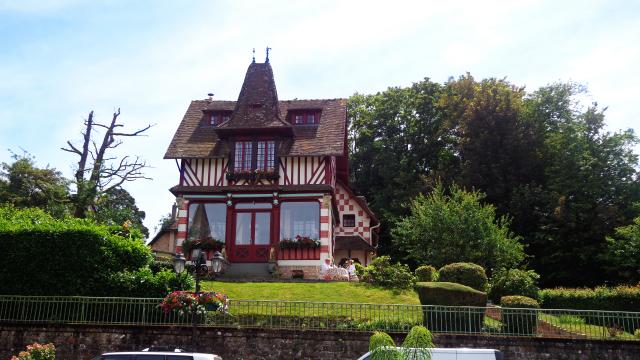 bagnoles-orne-villa-chalet-normand-belle-epoque