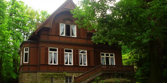 bagnoles-orne-chalet-suedois-belle-epoque