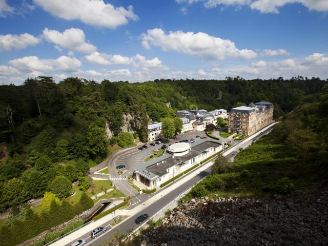 bagnoles-orne-etablissement-thermal-vue-aerienne