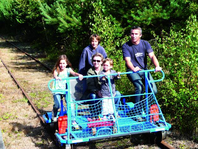 bagnoles-orne-velo-rail-activite-famille