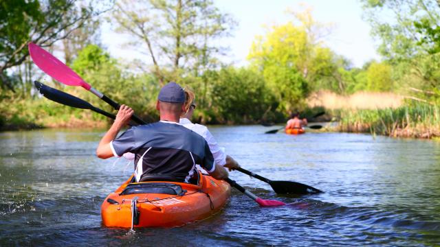 bagnoles-orne-riviere-fleuve-cour-eau-canoe-kayak-bateau-lac-loisir-adobestock.jpeg