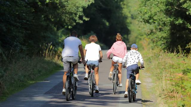 bagnoles velo famille nature