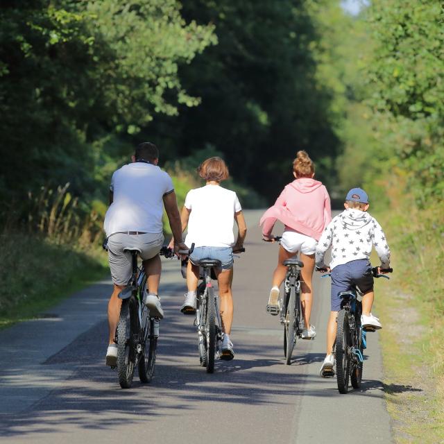 bagnoles velo famille nature