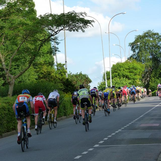 Bagnoles Orne Bebagnoles Course Cyclistes Velo Club Lafertemace Criterium Cyclistes Peloton Remontee