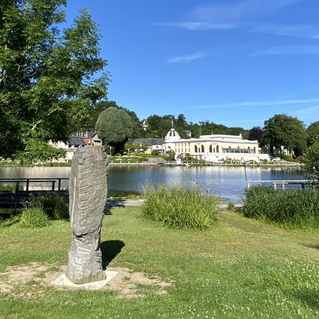 Bagnoles Orne Bebagnoles Exposition Denis Monfleur Ete Contemporain Fdac Lame Dor Sculpture Jardins Lac 2