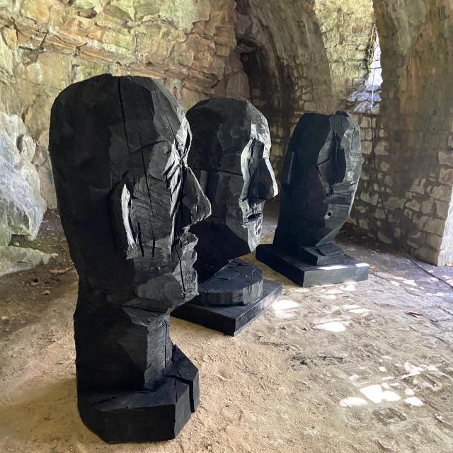 Bagnoles Orne Bebagnoles Exposition Denis Monfleur Ete Contemporain Fdac Grottes Têtes Profondes