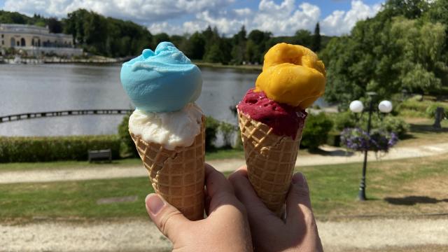 Bagnoles Orne Bebagnoles Glaces Lac Couleurs Casino Jardins