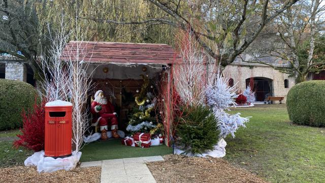 Bagnoles Orne Bebagnoles Pere Noel Cabane Illumination Village