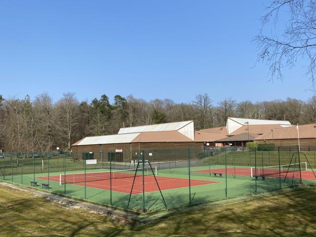 Bagnoles Orne Bebagnoles Tennis Terrains Courts Exterieurs Complexe Tennistique