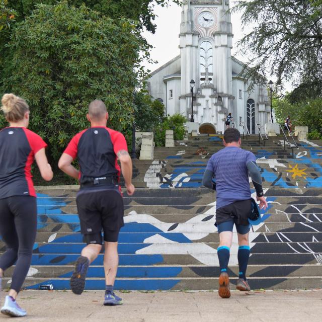 Bagnoles Orne Bebagnoles Bnt23 Coureur Trail Urbain Eglise Sacre Coeur Street Art Casartprod