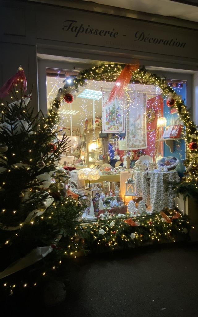 Bagnoles Orne Noel Illuminations Fetes Vitrine Christine Didier 2023