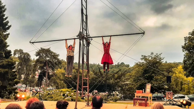 Bagnoles Orne Bebagnoles Festival Ete Vendredi Spectacle Art Rue Public Jardins Lac