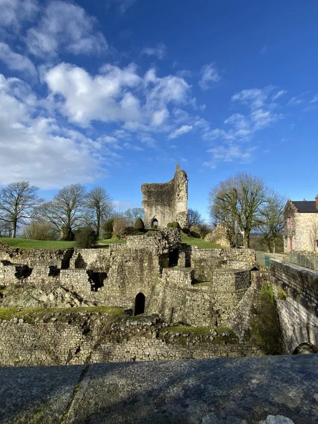 Bagnoles Orne Bebagnoles Domfront Chateau Maison Gardien Parc