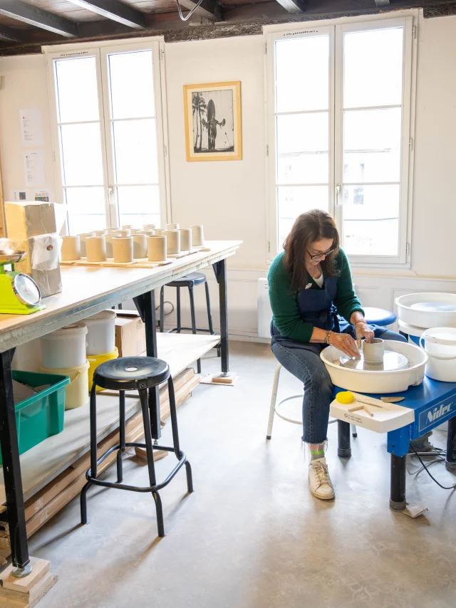 Stéphanie debarle céramiste à Donfront reportage pour Be Bagnole 2024