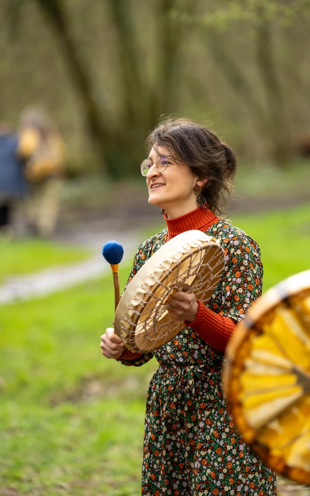 Morgan thérapeuthe musique et prof de yoga Bagnoles de lOrne