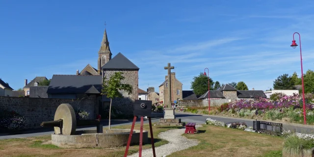 Saint Fraimbault Eglise Fleur Bocage Champs Meule