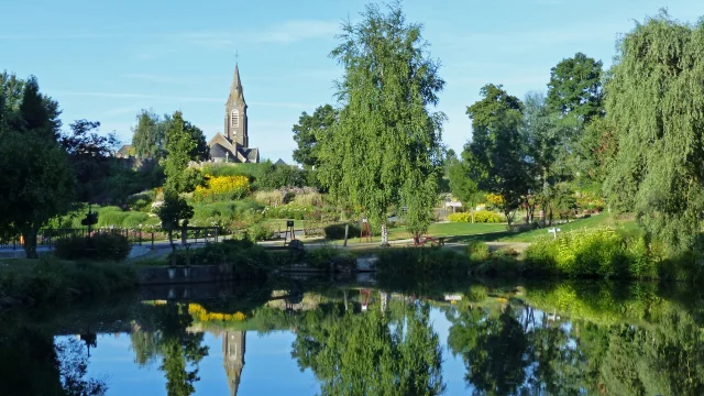 Saint Fraimbault Lac Plan Eau Fleurs Eglise Bocage