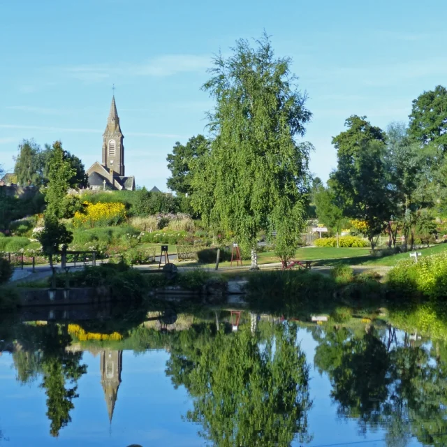 Saint Fraimbault Lac Plan Eau Fleurs Eglise Bocage