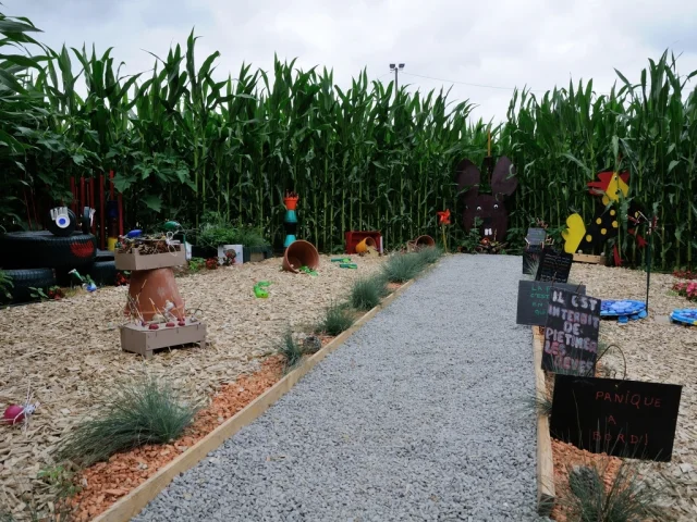 Saint Fraimbault Bocage Droles Jardins Fleurs Plantes Sculptures